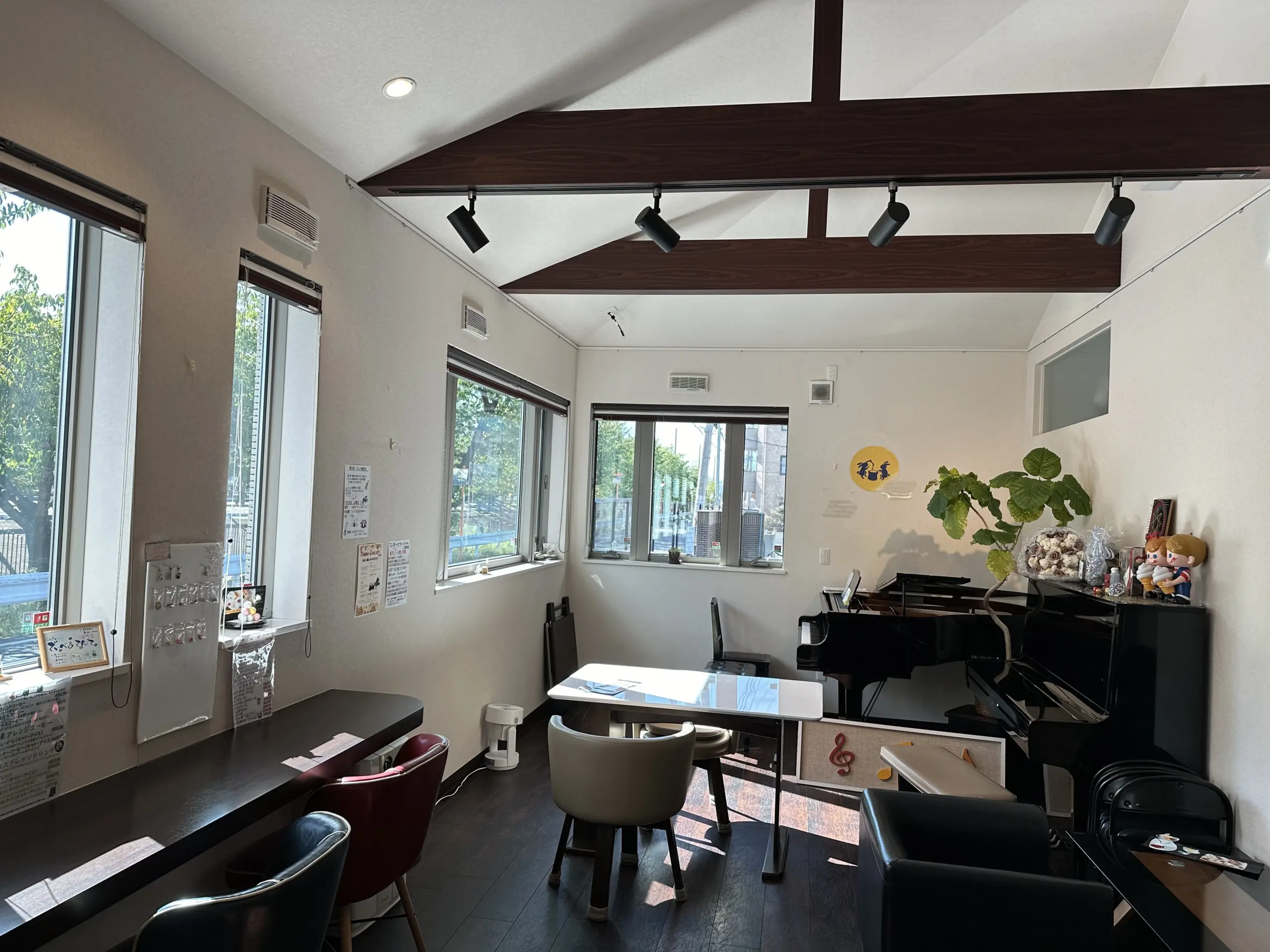 カフェ店内イメージ